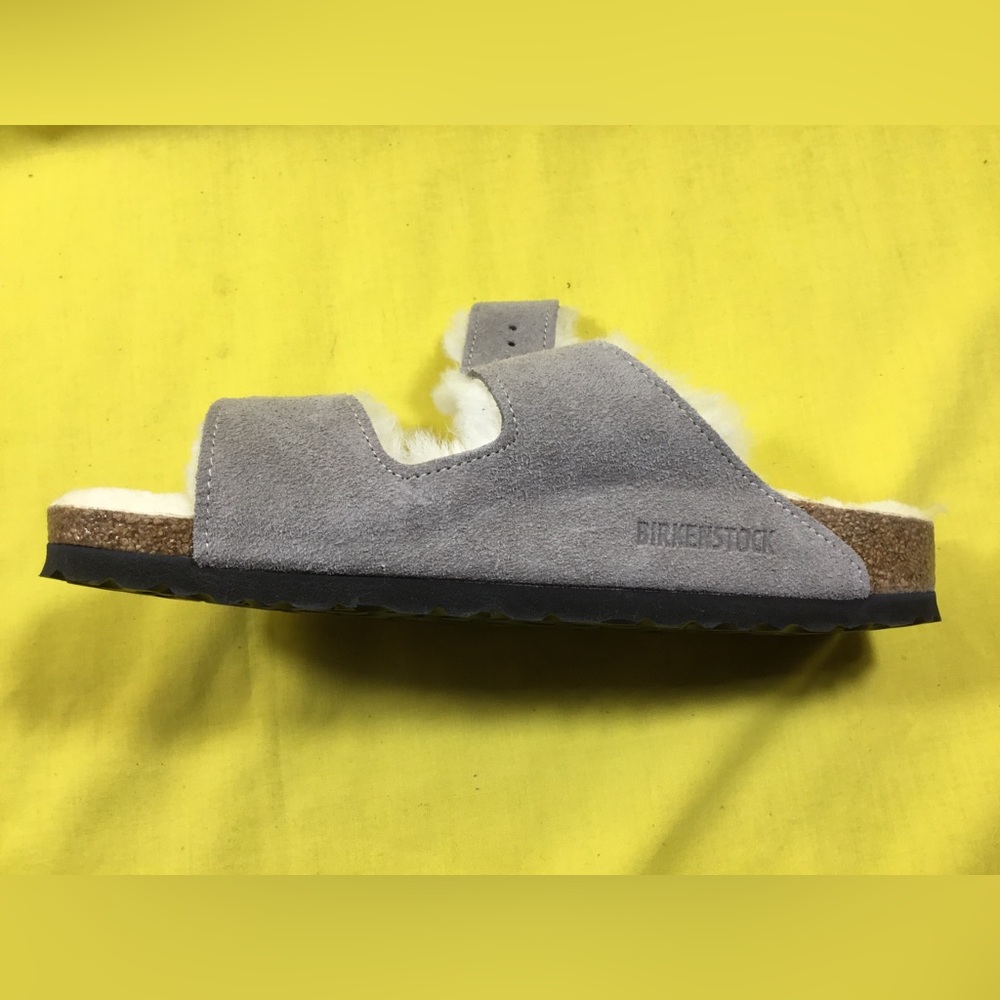 Birkenstock Women’s Arizona Shearling Sandals in Stone Coin Suede SZ 39 NWT - Picture 7 of 8
